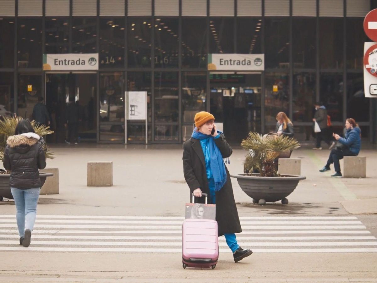Crítica de "La amiga de mi amiga", un viaje a través de la amistad, el amor y el deseo en la Barcelona queer