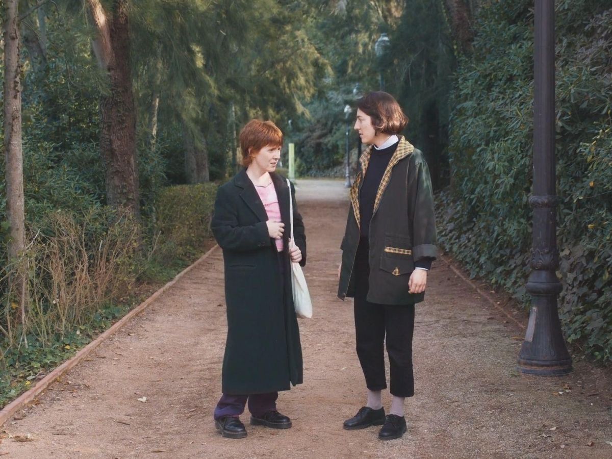 Crítica de "La amiga de mi amiga", un viaje a través de la amistad, el amor y el deseo en la Barcelona queer
