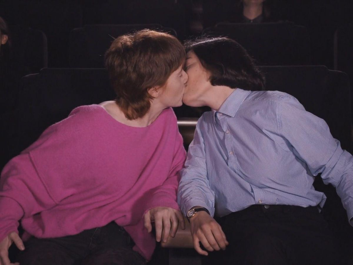 Crítica de "La amiga de mi amiga", un viaje a través de la amistad, el amor y el deseo en la Barcelona queer