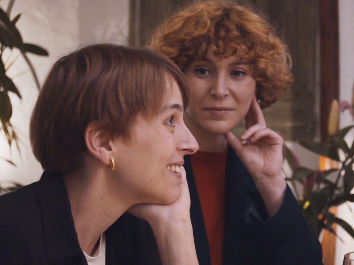 Crítica de "La amiga de mi amiga", un viaje a través de la amistad, el amor y el deseo en la Barcelona queer