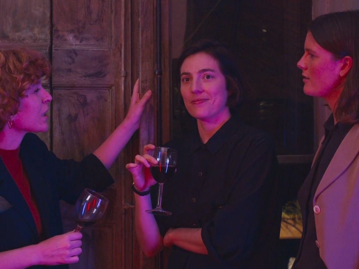 Crítica de "La amiga de mi amiga", un viaje a través de la amistad, el amor y el deseo en la Barcelona queer