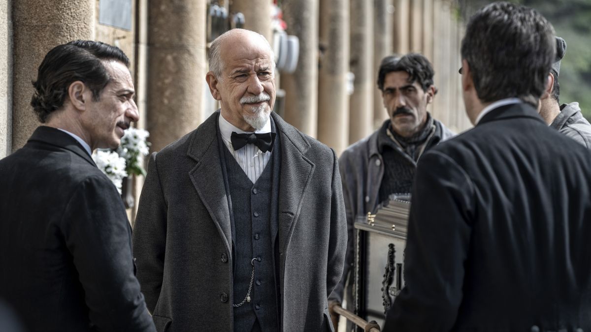 Crítica de “Extrañeza”, Toni Servillo y la inspiración de Luigi Pirandello