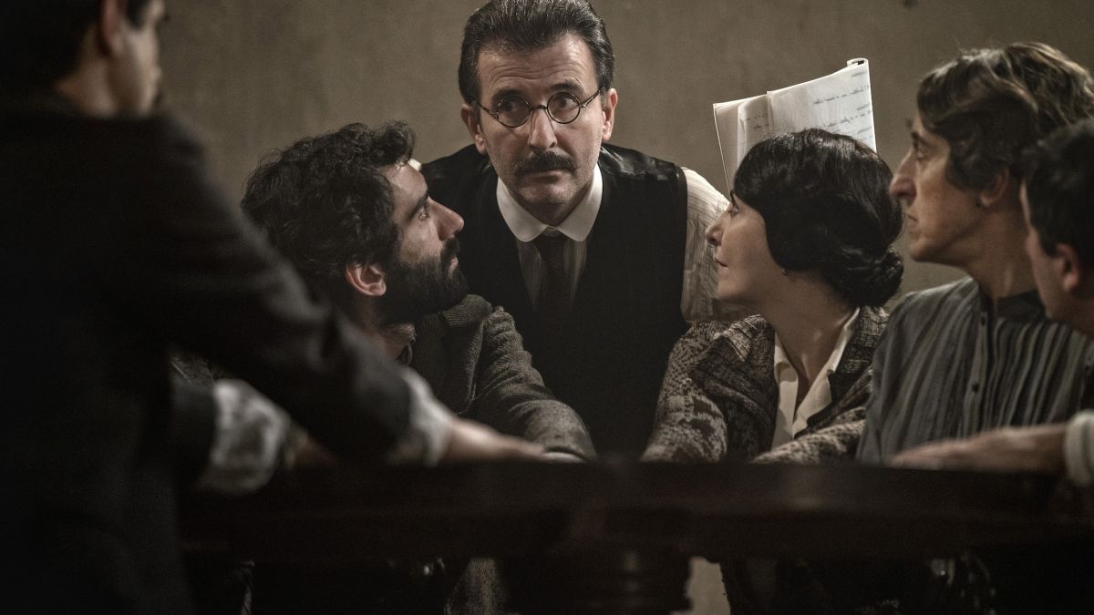 Crítica de “Extrañeza”, Toni Servillo y la inspiración de Luigi Pirandello