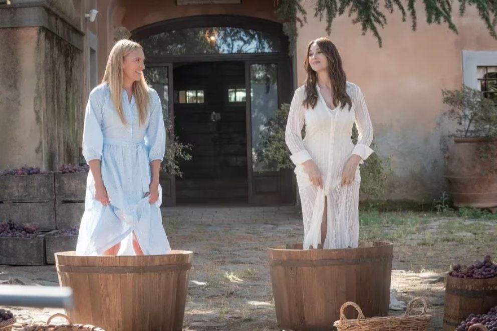 Critica de "La heredera de la mafia", Toni Collette le pone el cuerpo a una película carente de ideas