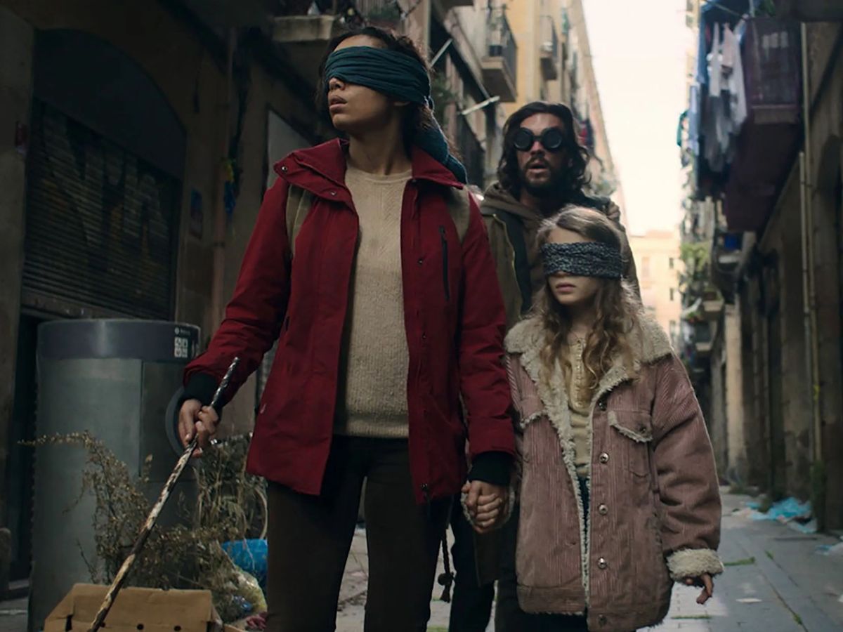 Crítica de Bird Box Barcelona un spin off con Mario Casas y Leonardo Sbaraglia que promete