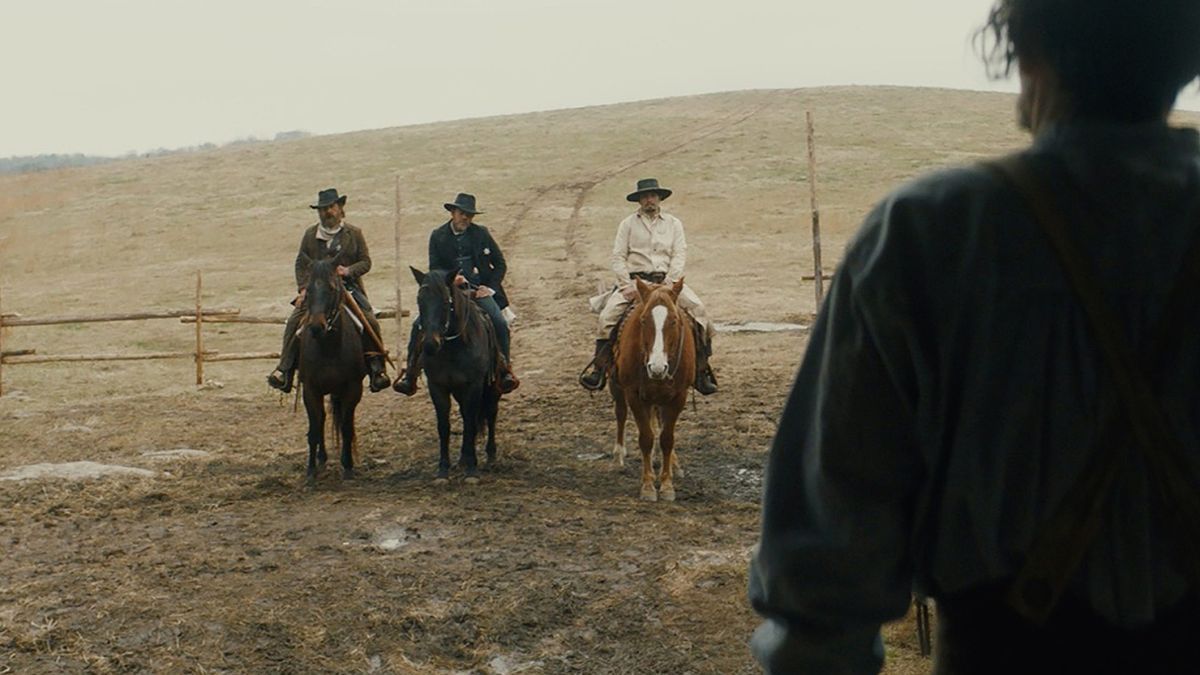 Crítica de “La leyenda regresa”, gran western crepuscular con Tim Blake Nelson