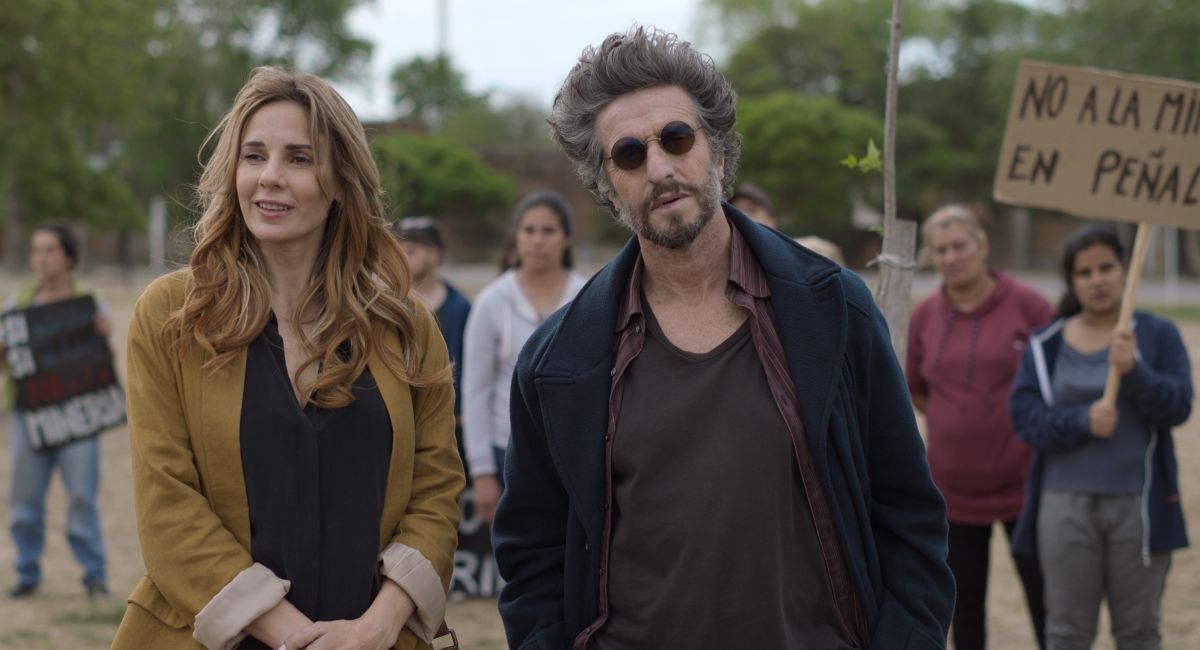 Crítica de “Doble discurso”, el coach de la política con Diego Peretti