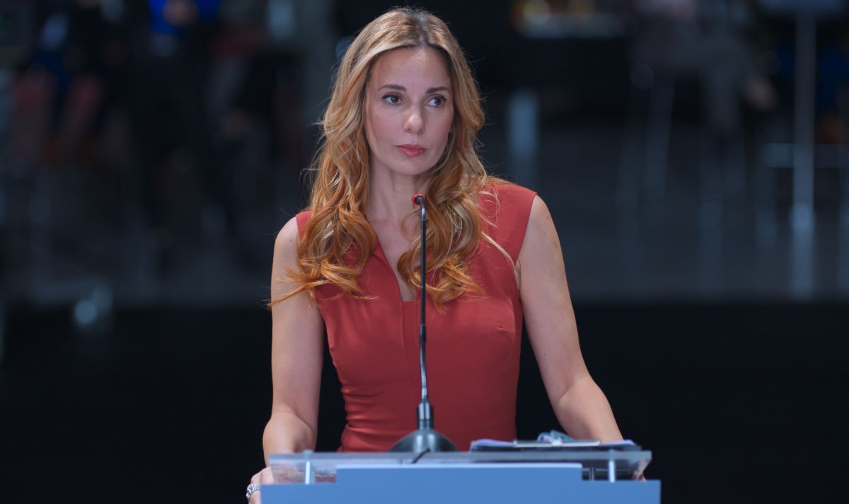 Crítica de “Doble discurso”, el coach de la política con Diego Peretti