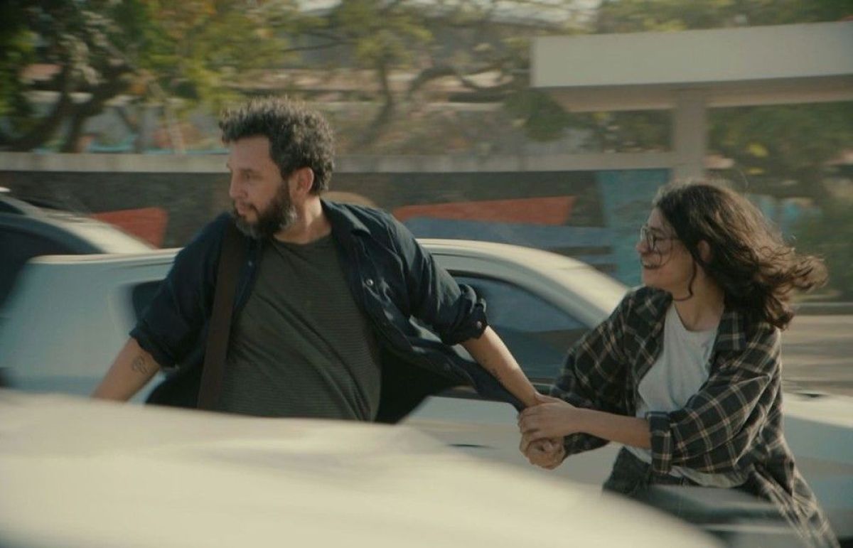 Crítica de "Tengo sueños eléctricos", un viaje al interior de las relaciones familiares