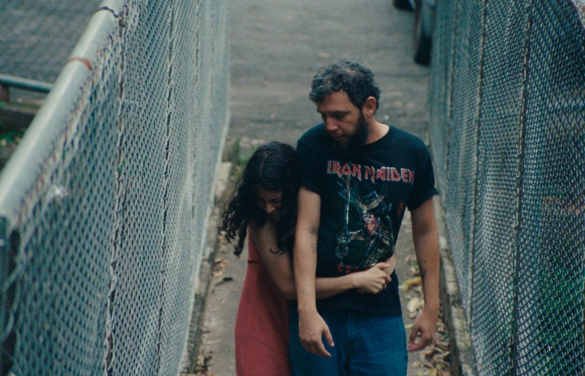 Crítica de "Tengo sueños eléctricos", un viaje al interior de las relaciones familiares