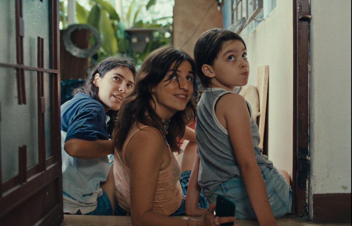 Crítica de "Tengo sueños eléctricos", un viaje al interior de las relaciones familiares