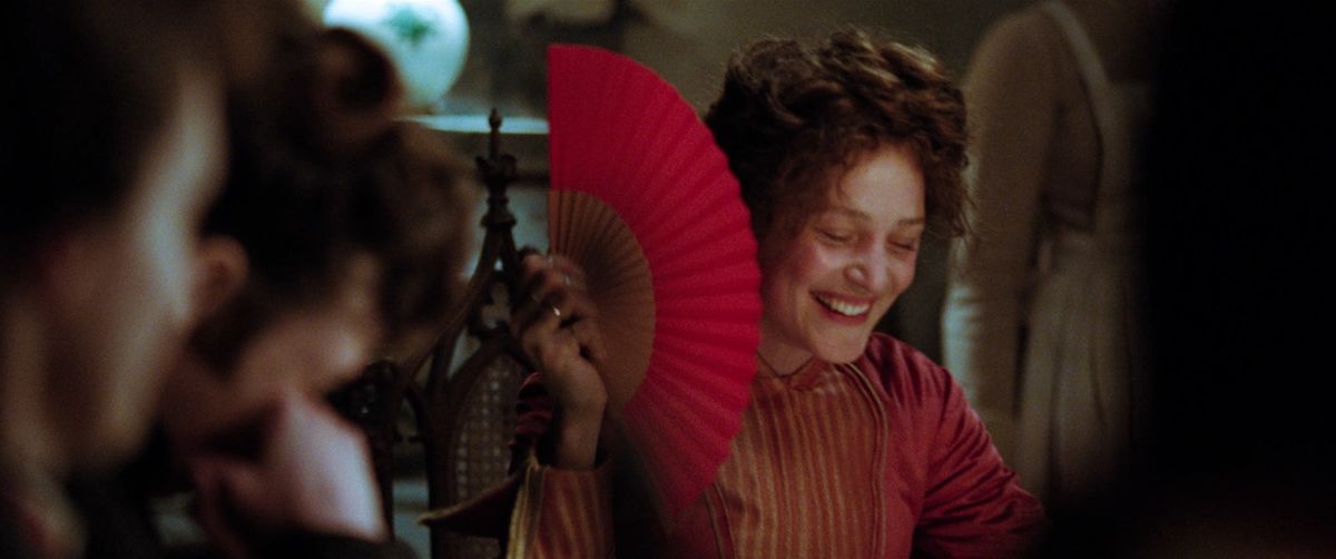 Crítica de “Corsage: la emperatriz rebelde”, una Sissi dentro de aquello que la asfixia