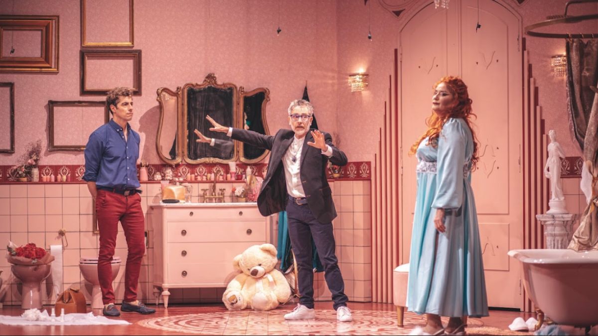 Crítica de  "Antígona en el baño", Verónica Llinás en una audaz reinterpretación de un clásico atemporal