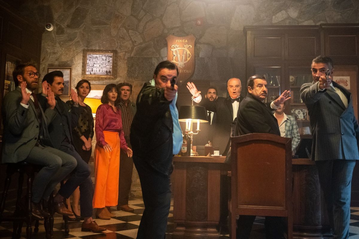 Crítica de “Oliva”, los Leyrado en una simpática parodia de los Corleone