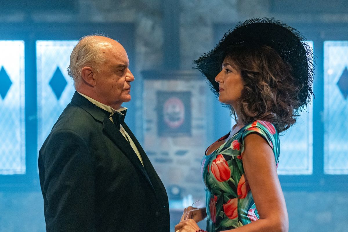 Crítica de “Oliva”, los Leyrado en una simpática parodia de los Corleone