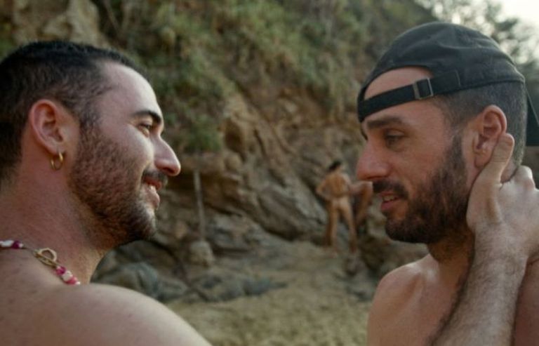 Crítica de "Rotting in the Sun", cine, selfies y desencuentros en una playa gay