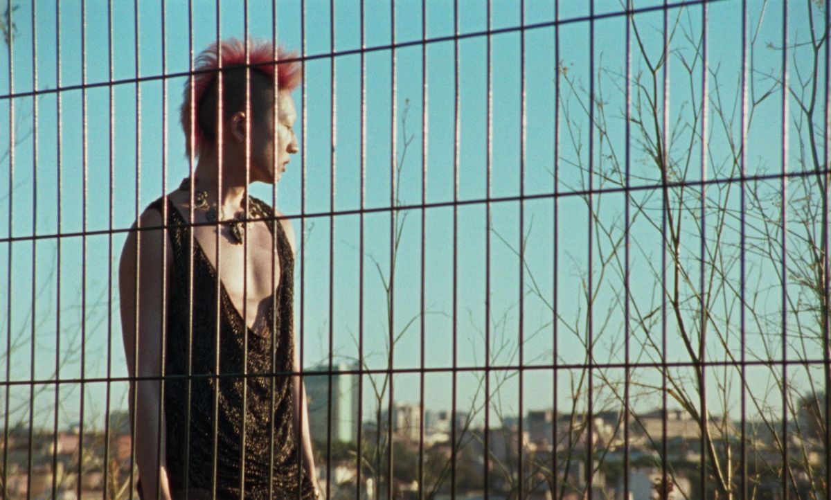 Crítica de "Onde fica esta rua? ou Sem antes nem depois", una reinterpretación audaz de un clásico portugués