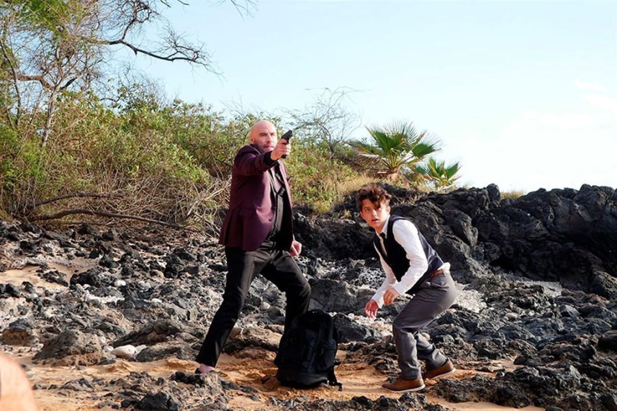 Crítica de “Un paraíso peligroso”, Bruce Willis y John Travolta a los tiros en Hawaii