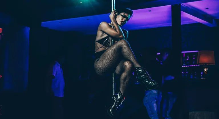 Crítica de "Unicornio", un viaje ambicioso a través de las encrucijadas de la vida femenina