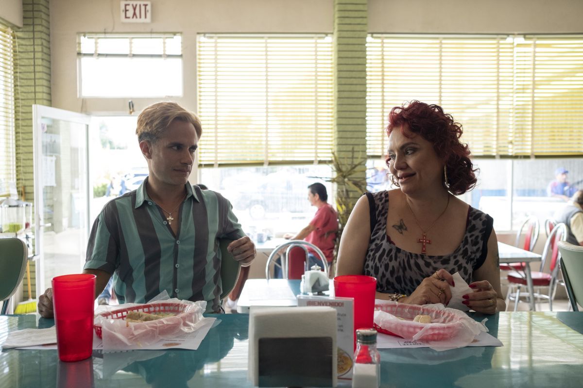 Crítica de “Cassandro”, el icono de la lucha libre mexicana con Gael García Bernal