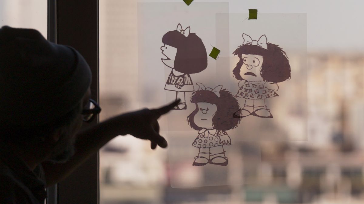 Crítica de “Releyendo Mafalda”, homenaje a Quino a través de su emblemática creación