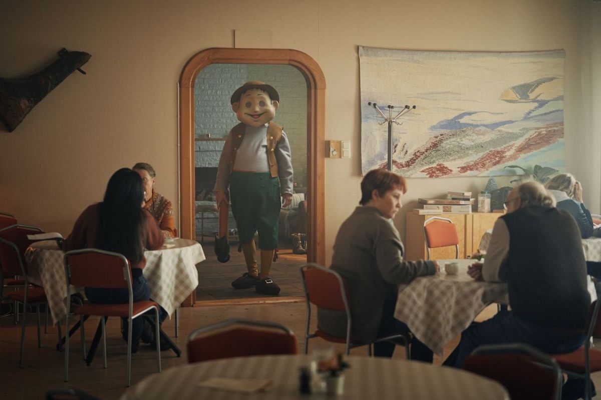 Crítica de “La conferencia (Konferensen)”, la máscara de la hipocresía