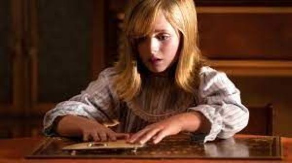 Crítica de "Ouija: El origen del mal", el juego de los espíritus de Mike Flanagan