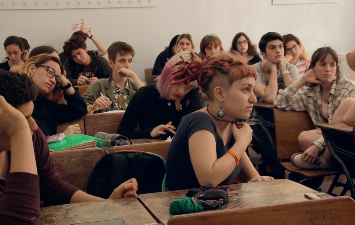 Crítica de “Pibas superpoderosas”, un íntimo retrato a la juventud feminista