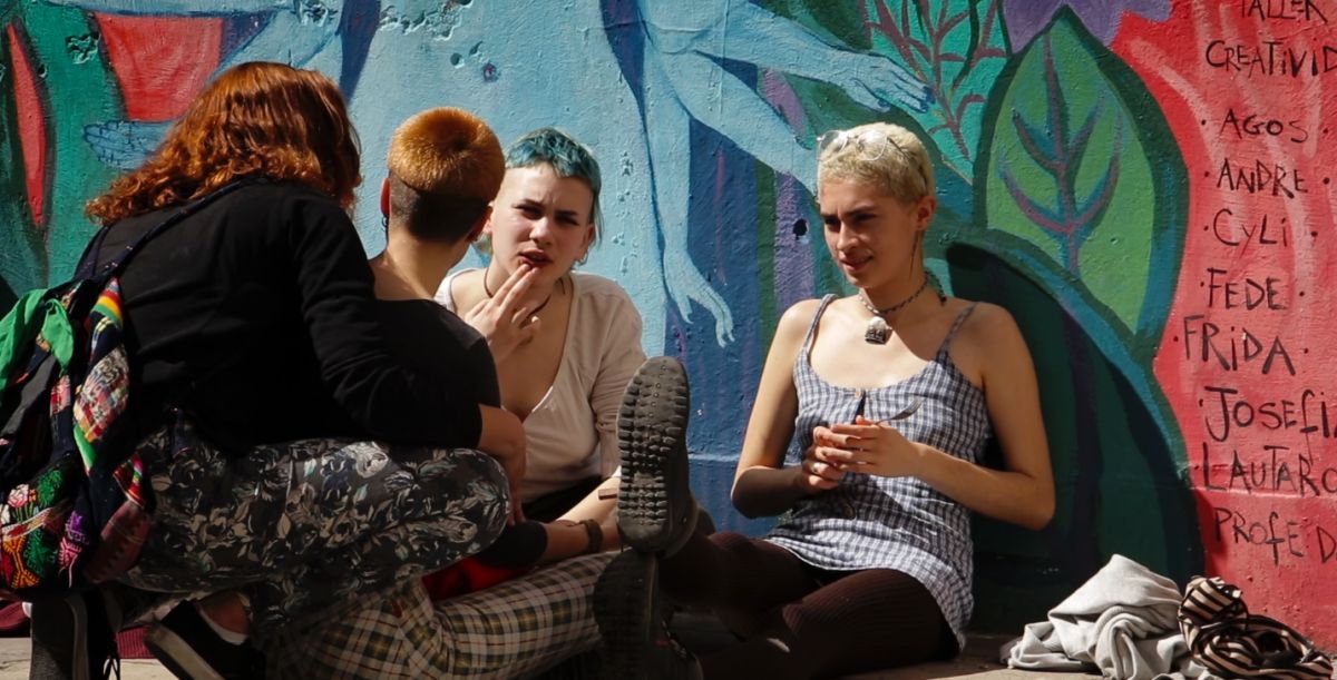 Crítica de “Pibas superpoderosas”, un íntimo retrato a la juventud feminista