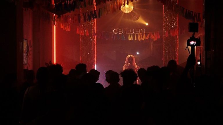 Crítica de "Darlo todo", Germán Tano Nieto y una exploración el arte drag