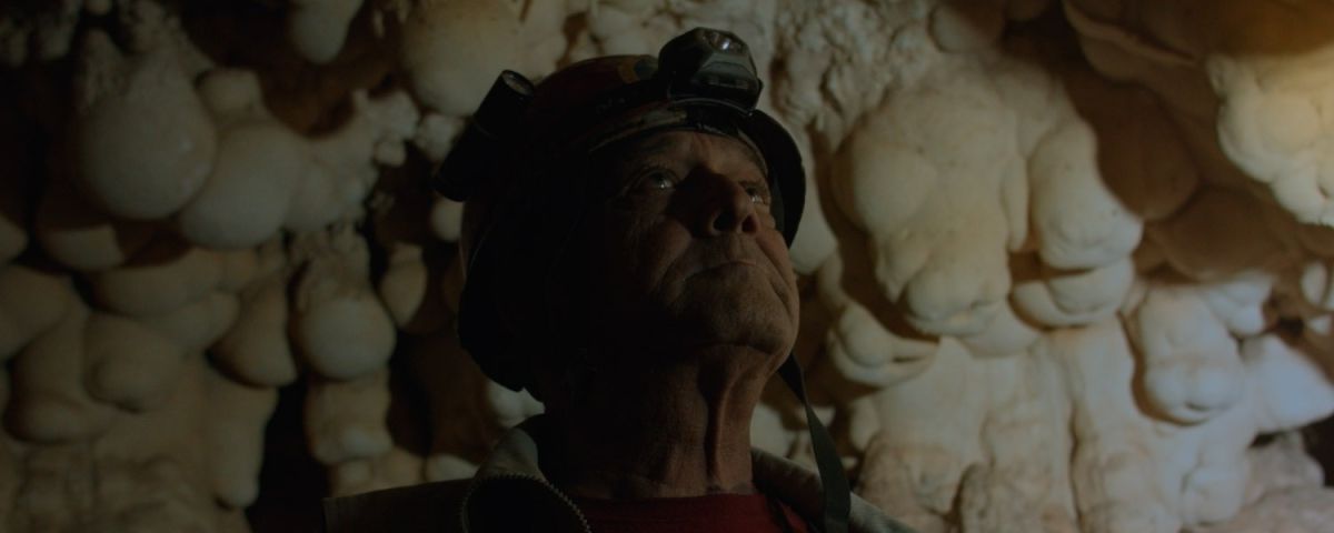 Crítica de "La gruta continua", Julían D'Angiolillo desciende a las profundidades de la Tierra