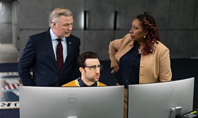 Crítica de "Atentado en el aire", 97 minutos de vértigo con Alec Baldwin y Jonathan Rhys-Meyers