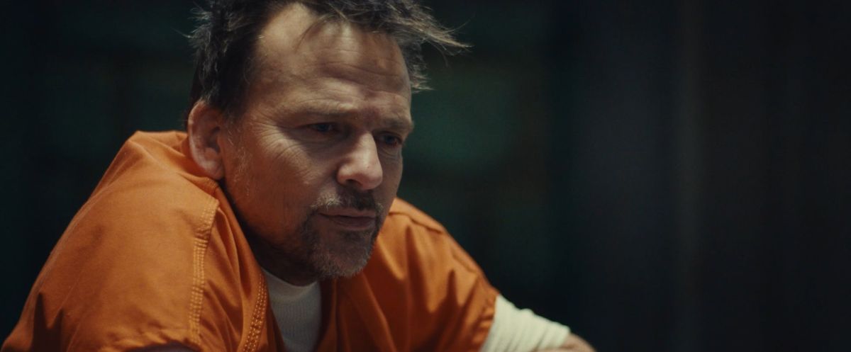 Crítica de “Nefarious”, una charla entre un hombre de ciencia ateo y el Cristo de los demonios