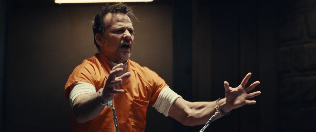 Crítica de “Nefarious”, una charla entre un hombre de ciencia ateo y el Cristo de los demonios