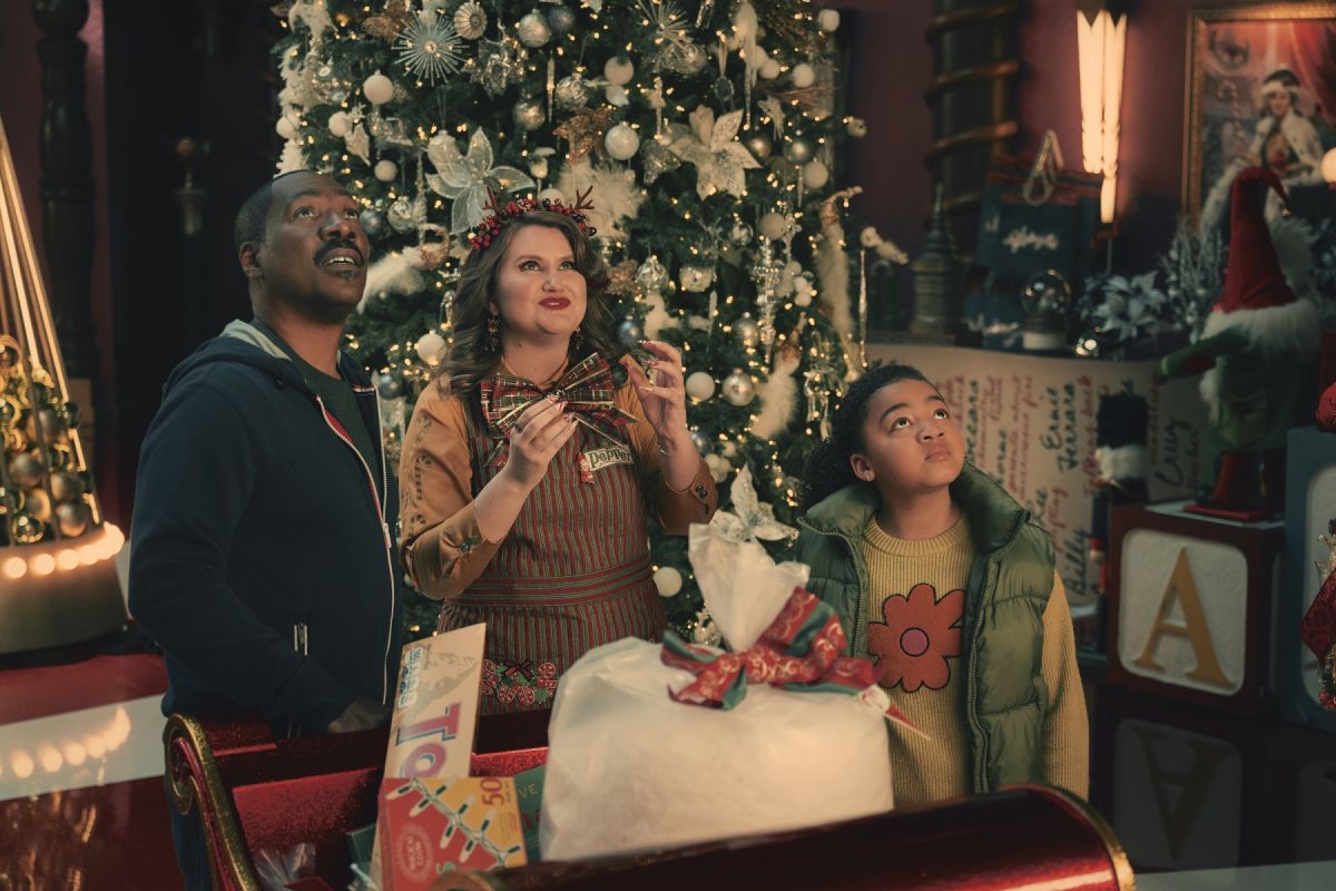 Crítica de “La calle de la Navidad”, Eddie Murphy contra una maldición navideña