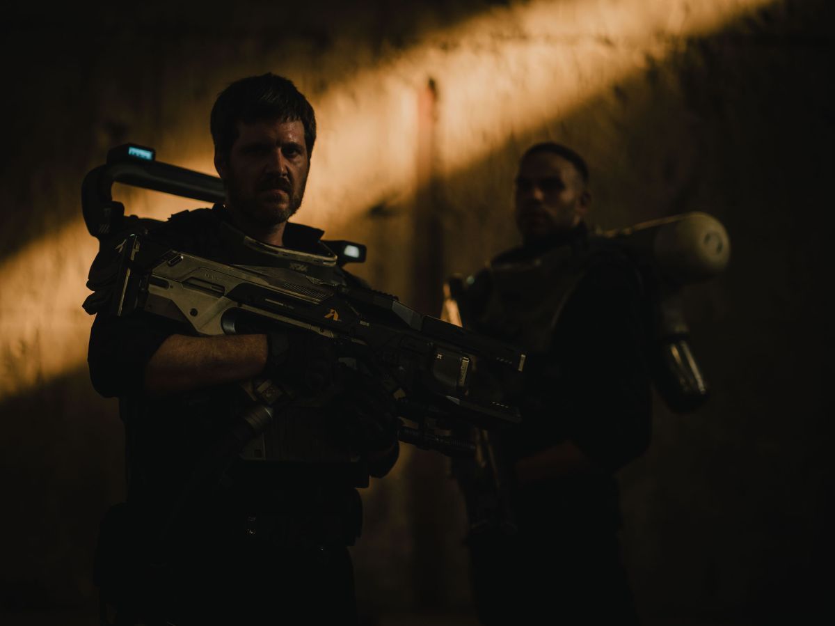 Crítica de “Resistencia”, John David Washington y el “Avatar” de las IA