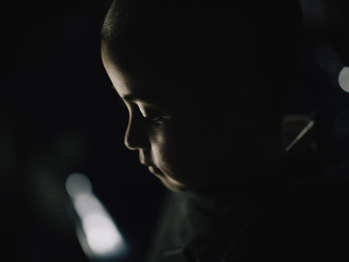 Crítica de “Resistencia”, John David Washington y el “Avatar” de las IA