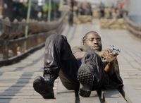 Crítica de “Resistencia”, John David Washington y el “Avatar” de las IA