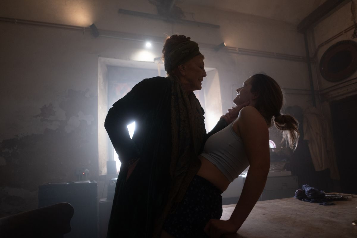 Crítica de “Alicia en el país de las pesadillas“, un Lewis Carroll para el espanto