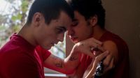 Crítica de "Le Paradis": Zeno Graton explora la belleza de una historia de amor gay en un entorno hostil