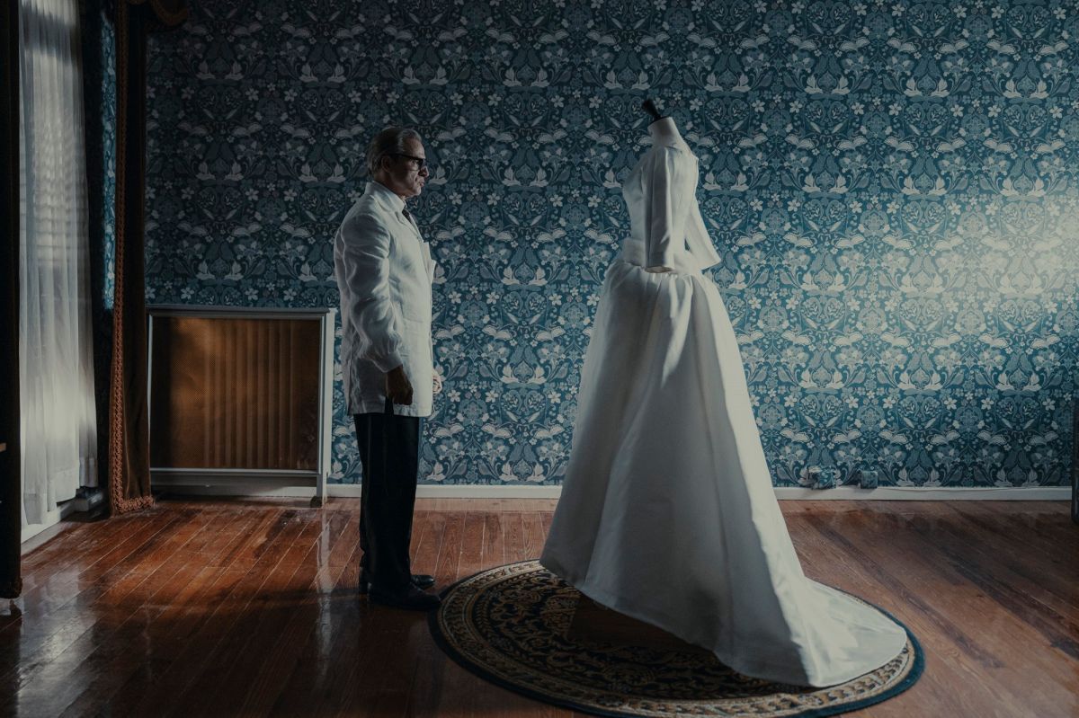 Crítica de "Cristóbal Balenciaga": fascinante biopic sobre el mítico diseñador español