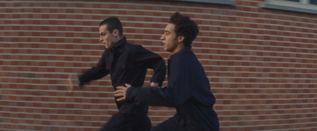 Crítica de "Le Paradis": Zeno Graton explora la belleza de una historia de amor gay en un entorno hostil