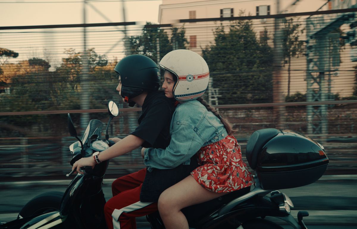 Crítica de "Settembre", tiempo de transformación en la ópera prima de Giulia Steigerwald