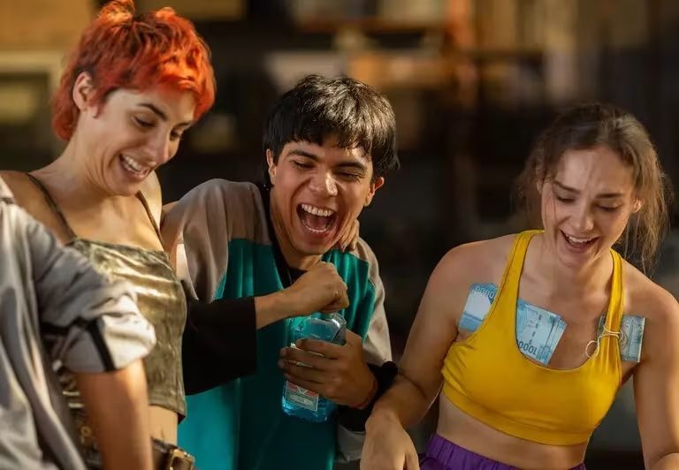 Crítica de "Baby Bandito": Un amor prohibido y el robo que  lo cambió todo