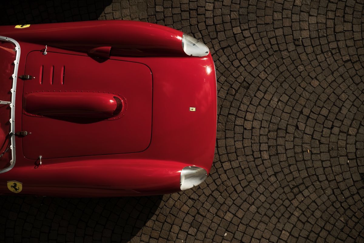 Crítica de “Ferrari”, Adam Driver y la ambición de Michael Mann