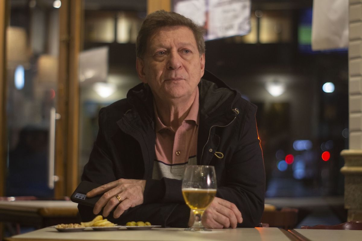 Lucas Santa Ana enciende “Luces azules” en la pantalla grande