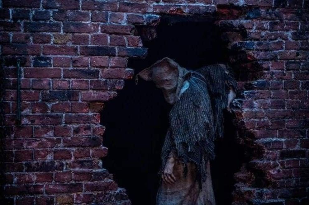 Crítica de “Baghead: Habla con los muertos”: terror fantástico con buenas ideas y malas actuaciones