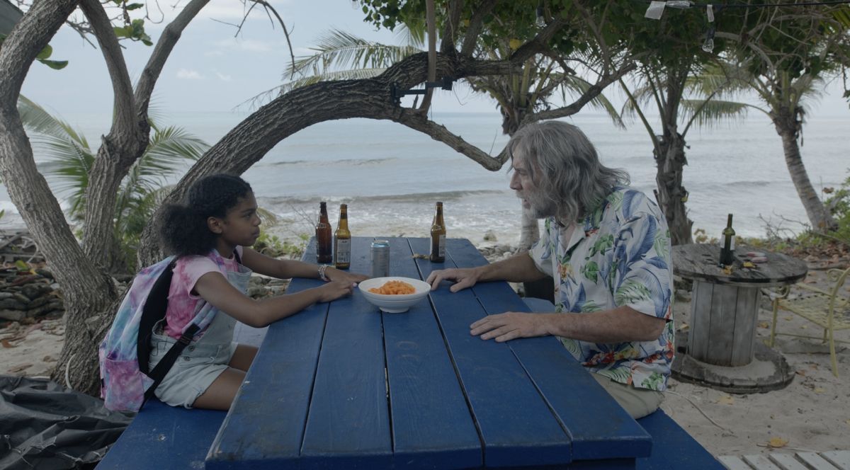 Crítica de “Plan de retiro”: Nicolas Cage a los tiros en el Caribe