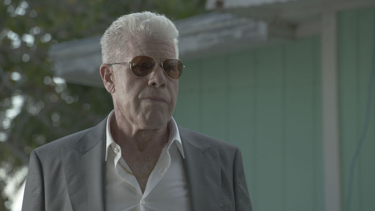 Crítica de “Plan de retiro”: Nicolas Cage a los tiros en el Caribe