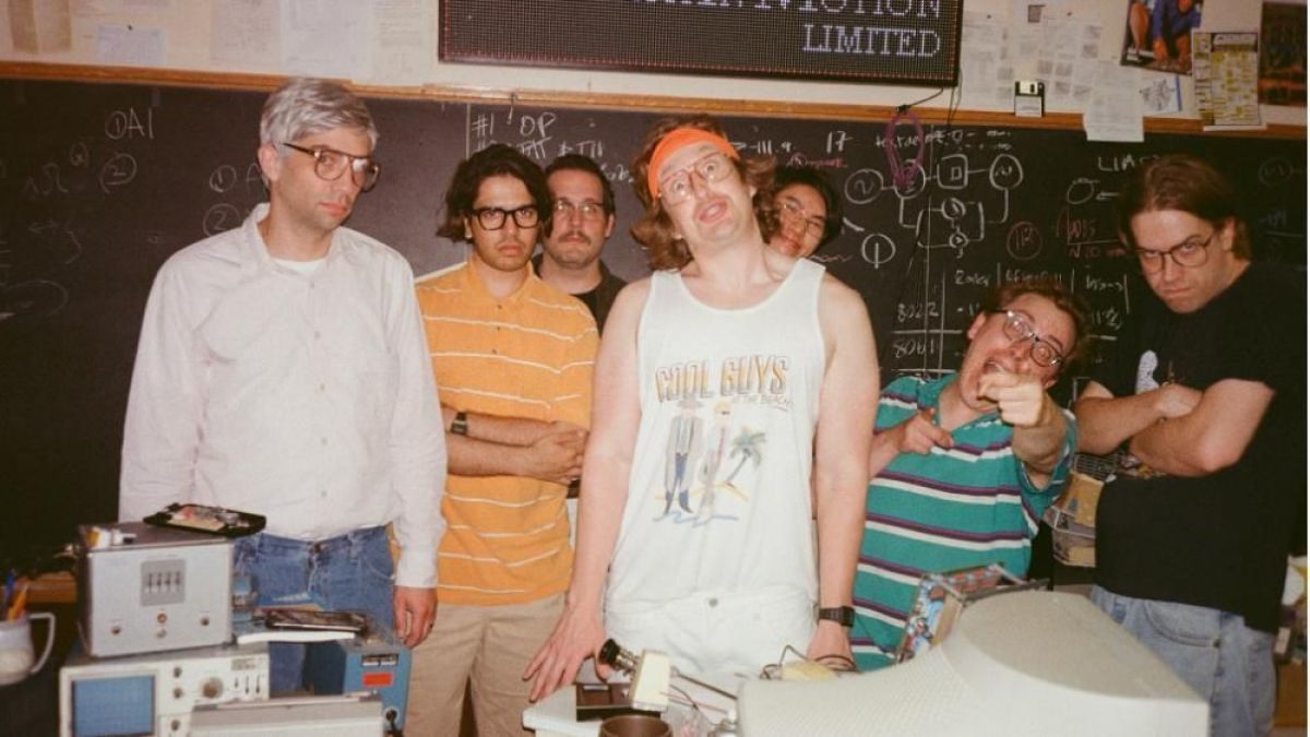 Crítica de "BlackBerry": Matt Johnson y la historia del teléfono que cambió las comunicaciones